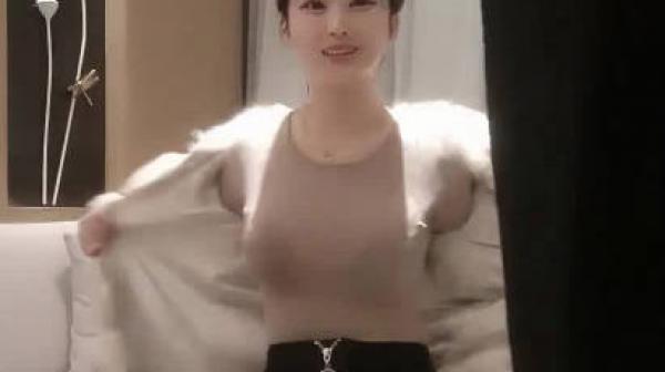 雀儿满天飞之刚下海的良家兼职女神温柔娴淑腼腆害羞高颜值